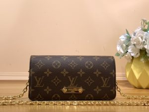 Replica LV Lily WOC Handbag M82509